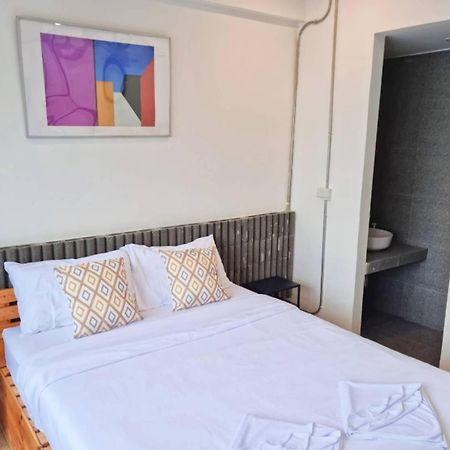 Haus Sathorn 11 Residence Бангкок Екстер'єр фото