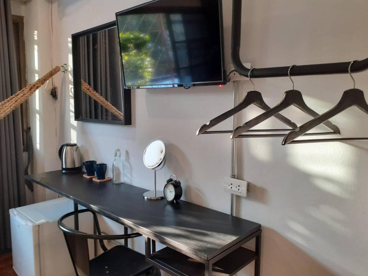 Haus Sathorn 11 Residence Бангкок Екстер'єр фото
