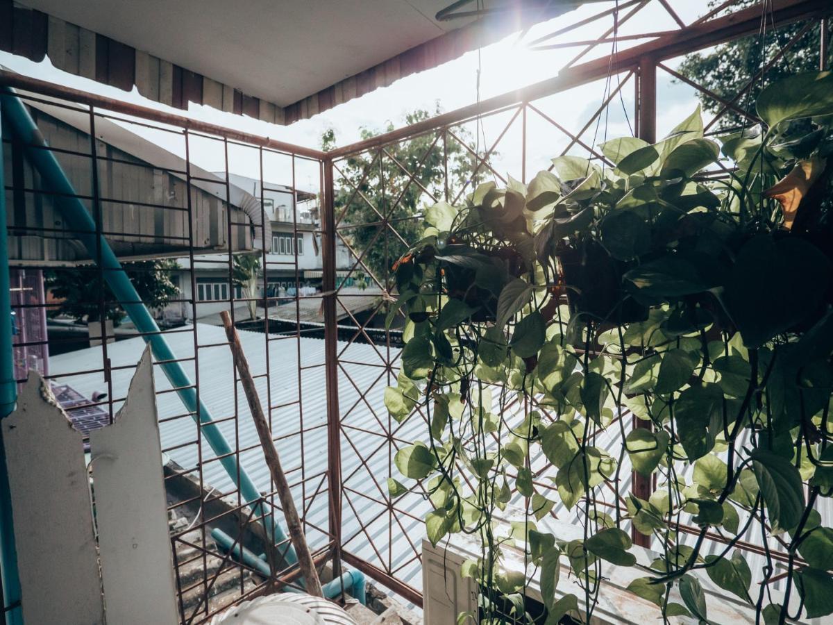 Haus Sathorn 11 Residence Бангкок Екстер'єр фото